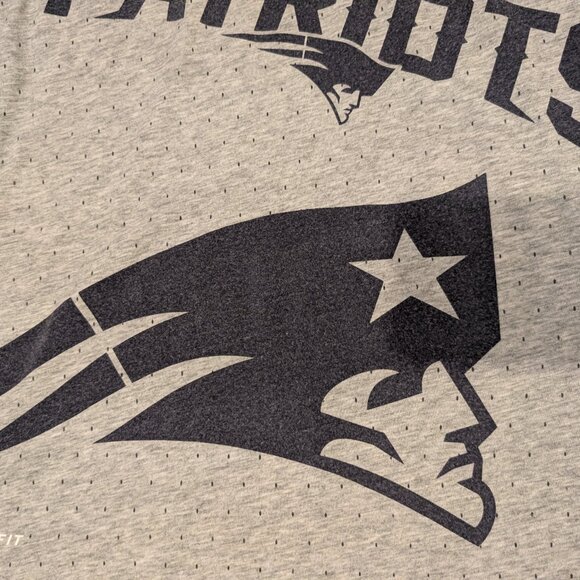 Women's Nike New England Patriots Tank Top - Picture 11 of 11